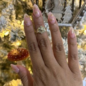 14K (marked) yellow gold, floral pearl ring. Victorian Era.